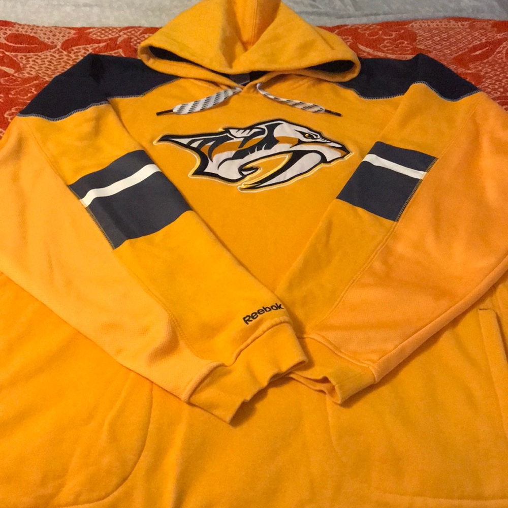 EUC Men’s Reebok NHL Nashville Predators Hoodie 4XL